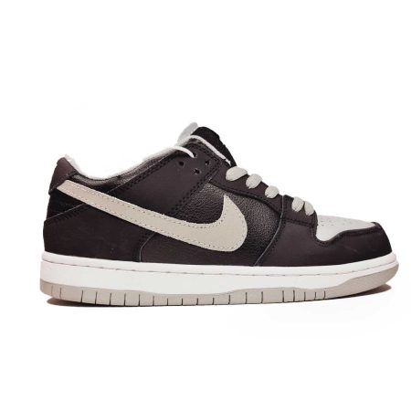 کفش اسپرت مردانه نایک مدل Nike SB Dunk Low BQ8817-007 رنگ قهوه ای